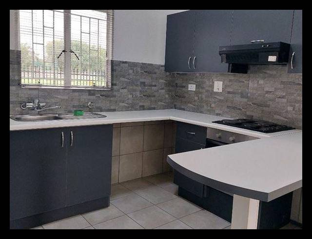 2 BEDROOM APARTMENT FOR SALE IN PARKDENE